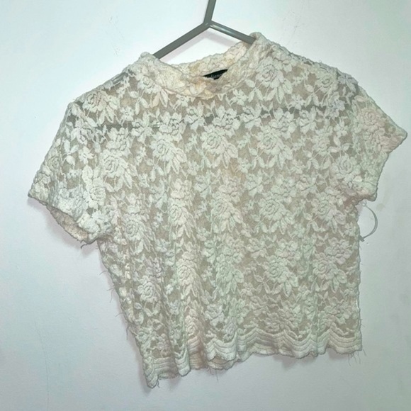 𝅺ambiance Lace Crop Top - Picture 5 of 11
